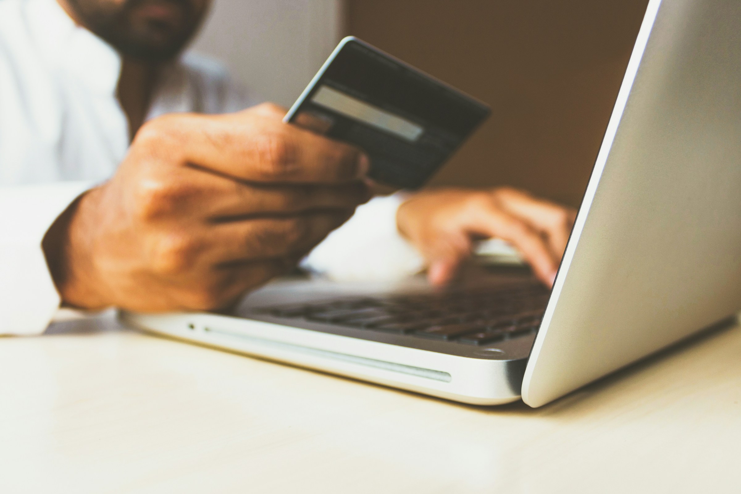 Best ways to send money internationally from Dubai