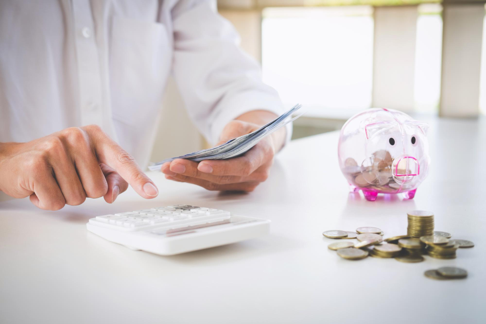 How to save money in Dubai: budgeting, expense tracking, and smart financial planning